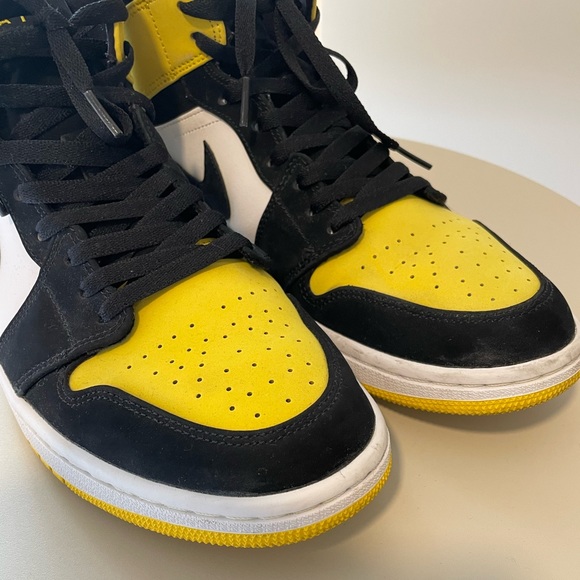 Jordan 1 Mid - Picture 6 of 9